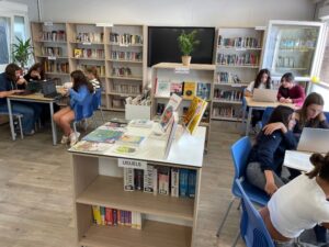 Biblioteca- secundaria-liceu-frances-reus-2